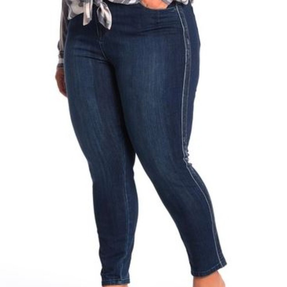 Seven7 High Waisted Skinny Jeans